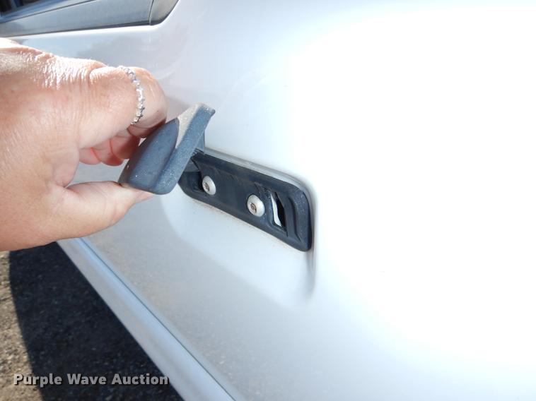 image for item DG1059 2004 Ford Explorer Sport Trac XLS Crew Cab pickup truck