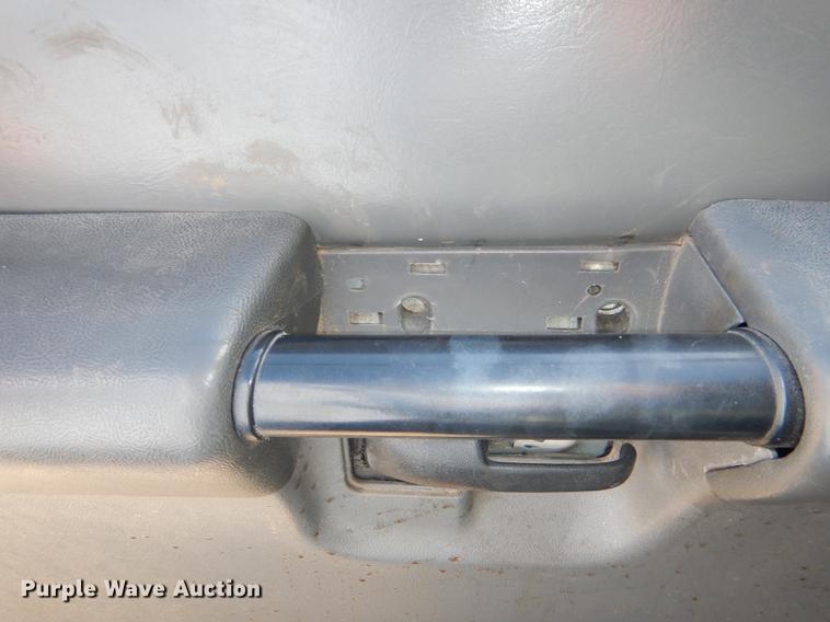 image for item DG1059 2004 Ford Explorer Sport Trac XLS Crew Cab pickup truck