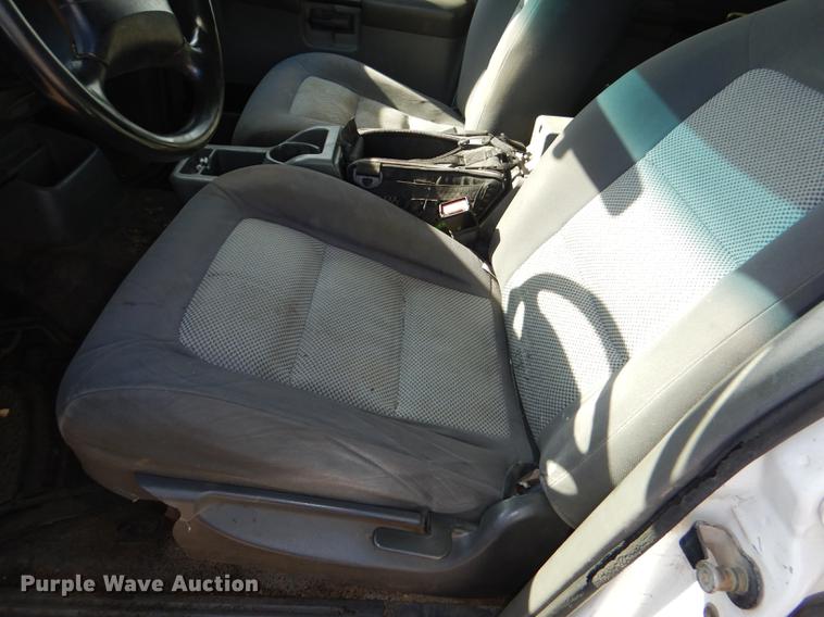 image for item DG1059 2004 Ford Explorer Sport Trac XLS Crew Cab pickup truck