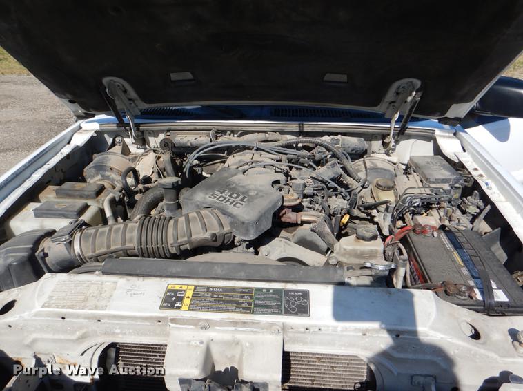 image for item DG1059 2004 Ford Explorer Sport Trac XLS Crew Cab pickup truck