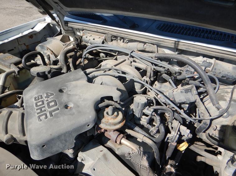 image for item DG1059 2004 Ford Explorer Sport Trac XLS Crew Cab pickup truck