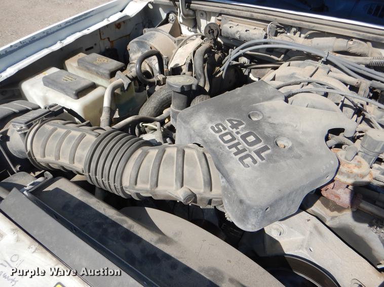 image for item DG1059 2004 Ford Explorer Sport Trac XLS Crew Cab pickup truck