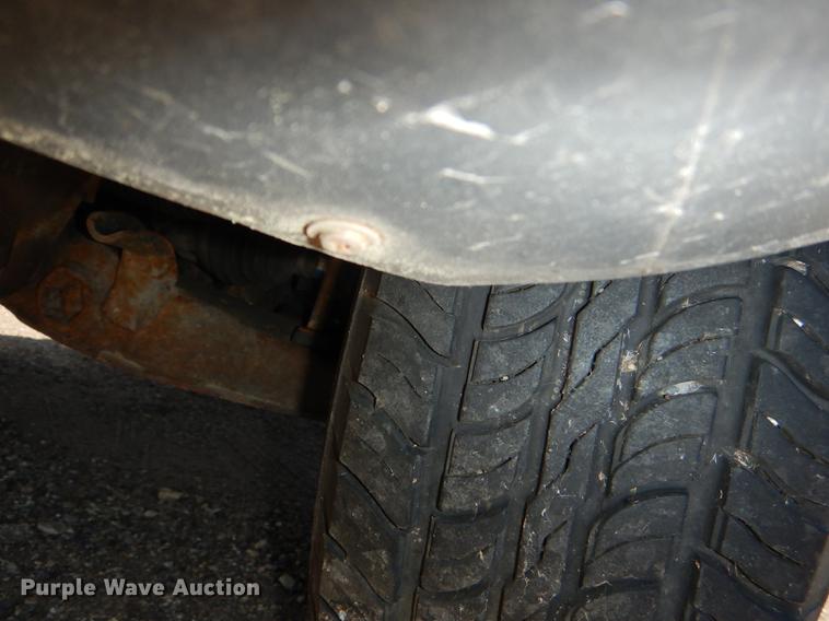 image for item DG1059 2004 Ford Explorer Sport Trac XLS Crew Cab pickup truck