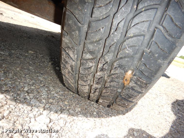 image for item DG1059 2004 Ford Explorer Sport Trac XLS Crew Cab pickup truck