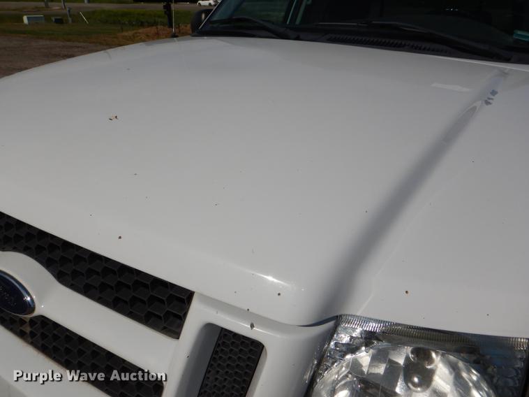 image for item DG1059 2004 Ford Explorer Sport Trac XLS Crew Cab pickup truck