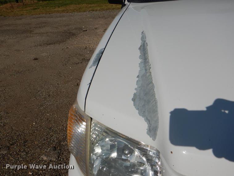 image for item DG1059 2004 Ford Explorer Sport Trac XLS Crew Cab pickup truck