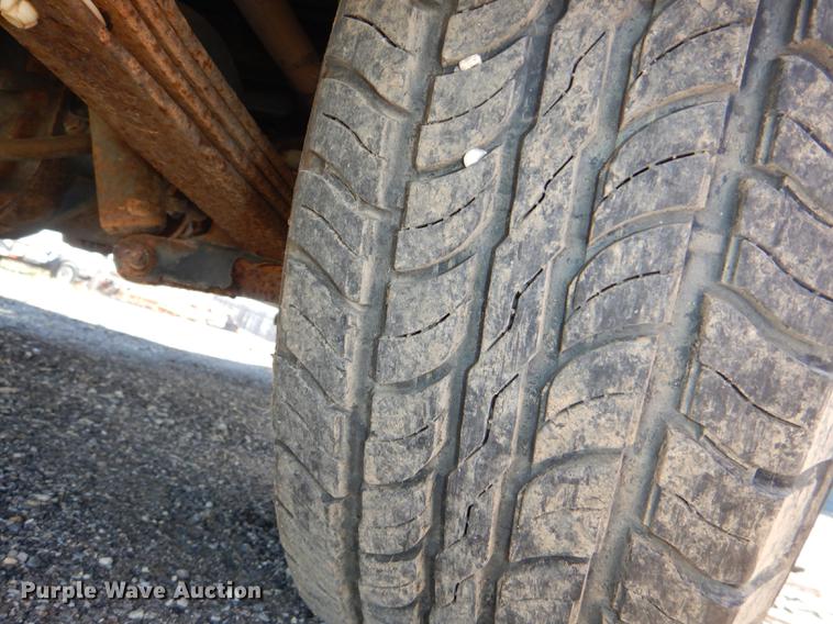 image for item DG1059 2004 Ford Explorer Sport Trac XLS Crew Cab pickup truck