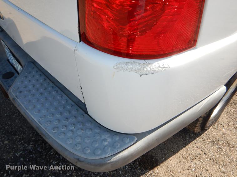 image for item DG1059 2004 Ford Explorer Sport Trac XLS Crew Cab pickup truck