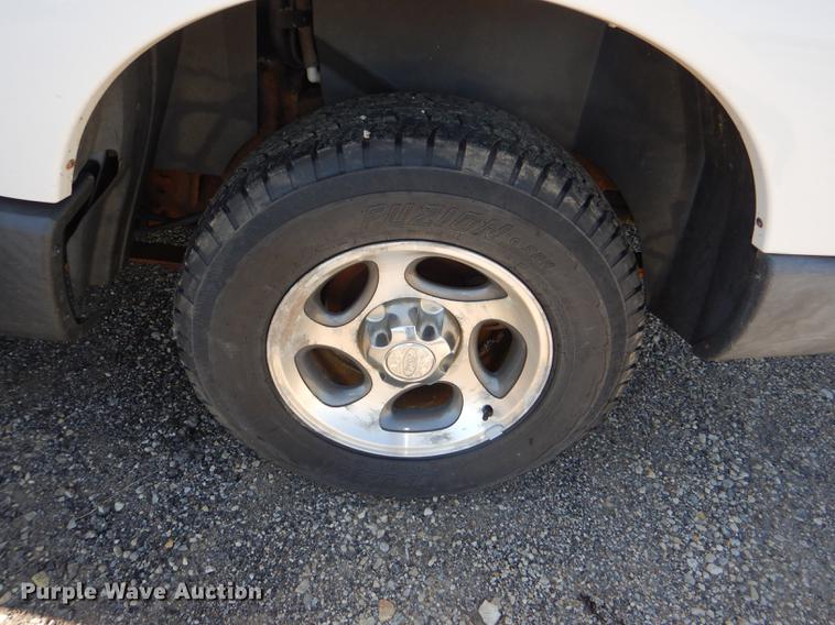 image for item DG1059 2004 Ford Explorer Sport Trac XLS Crew Cab pickup truck