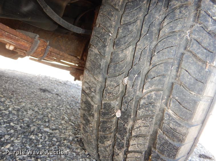 image for item DG1059 2004 Ford Explorer Sport Trac XLS Crew Cab pickup truck