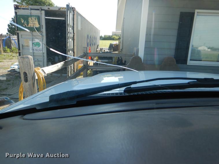 image for item DG1059 2004 Ford Explorer Sport Trac XLS Crew Cab pickup truck