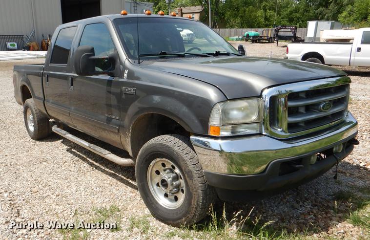 image for item DG1115 2003 Ford F250 Super Duty XLT Crew Cab pickup truck