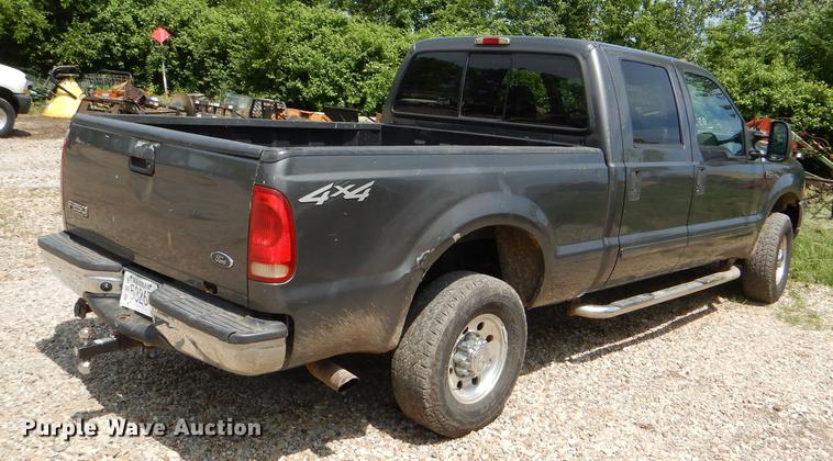 image for item DG1115 2003 Ford F250 Super Duty XLT Crew Cab pickup truck