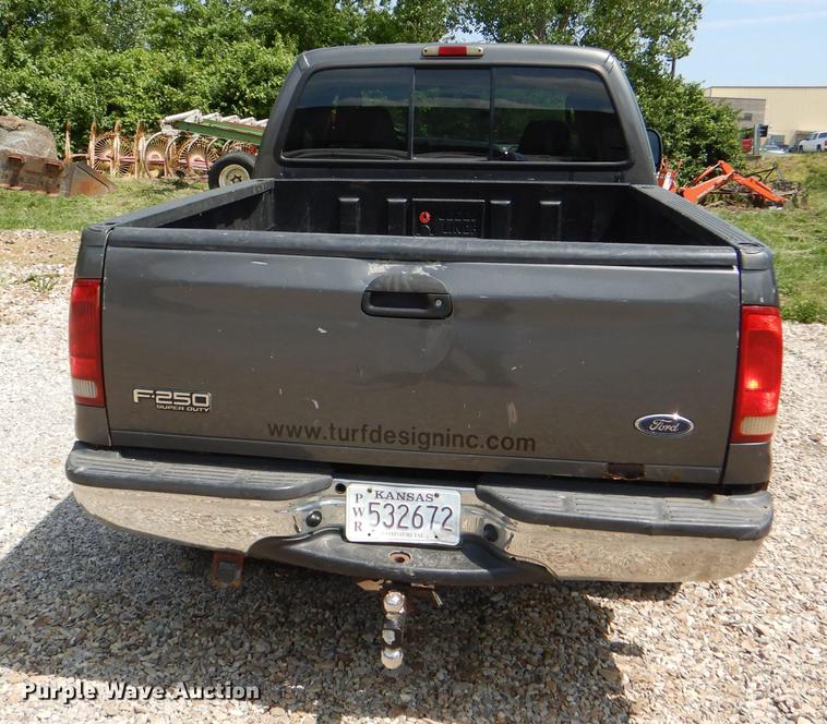 image for item DG1115 2003 Ford F250 Super Duty XLT Crew Cab pickup truck