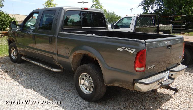 image for item DG1115 2003 Ford F250 Super Duty XLT Crew Cab pickup truck
