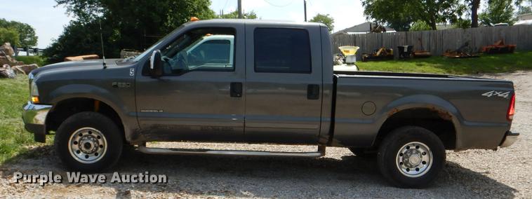 image for item DG1115 2003 Ford F250 Super Duty XLT Crew Cab pickup truck