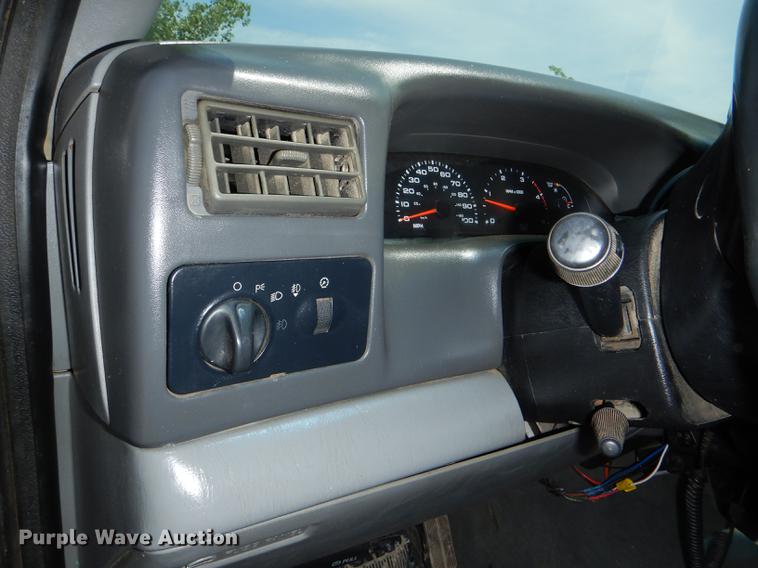 image for item DG1115 2003 Ford F250 Super Duty XLT Crew Cab pickup truck