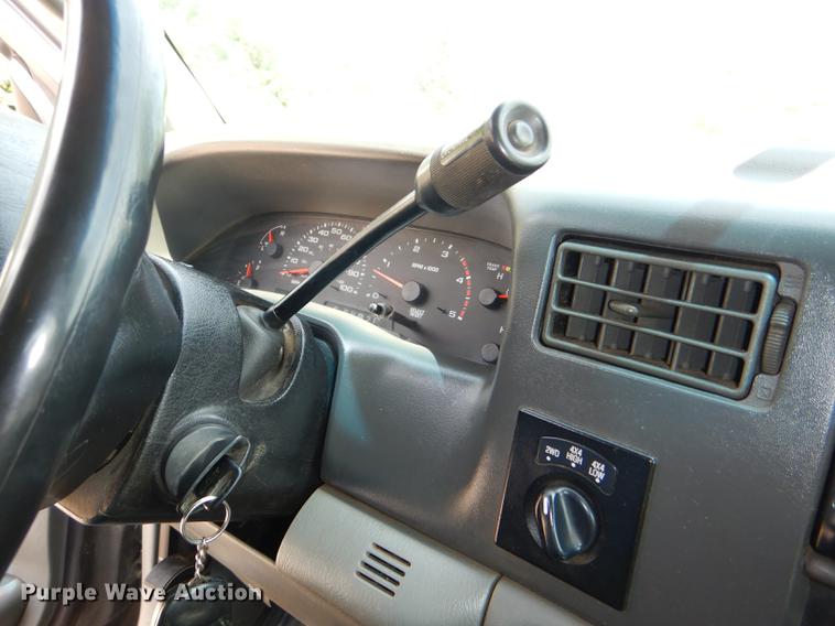 image for item DG1115 2003 Ford F250 Super Duty XLT Crew Cab pickup truck