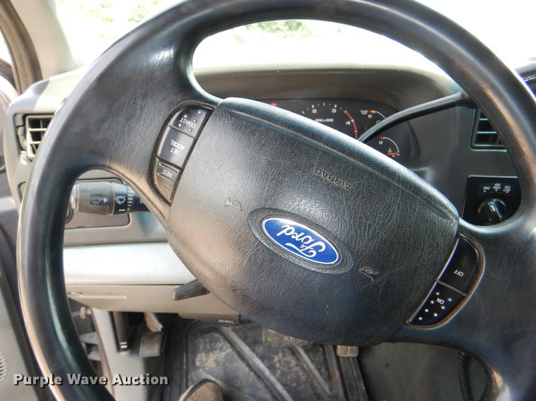 image for item DG1115 2003 Ford F250 Super Duty XLT Crew Cab pickup truck