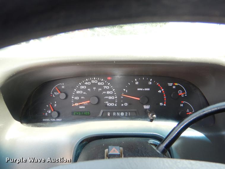 image for item DG1115 2003 Ford F250 Super Duty XLT Crew Cab pickup truck