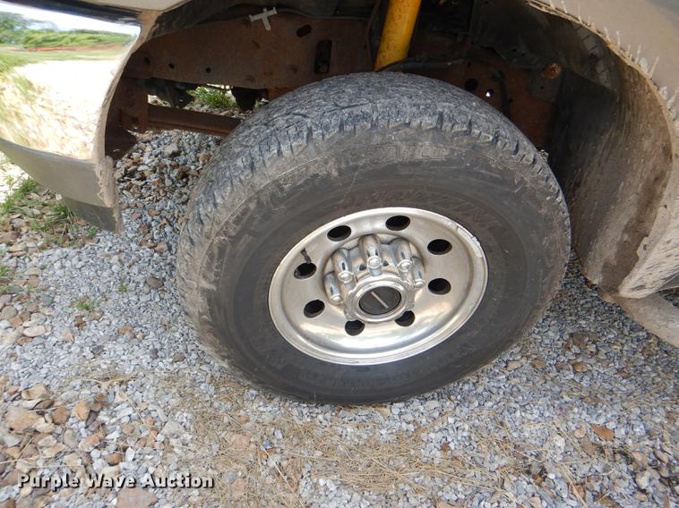 image for item DG1115 2003 Ford F250 Super Duty XLT Crew Cab pickup truck