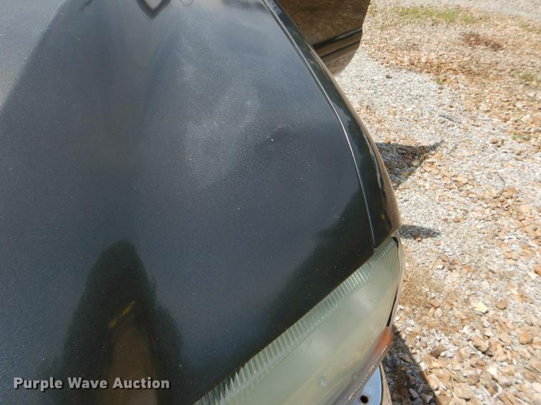 image for item DG1115 2003 Ford F250 Super Duty XLT Crew Cab pickup truck