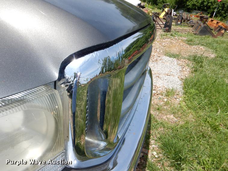 image for item DG1115 2003 Ford F250 Super Duty XLT Crew Cab pickup truck