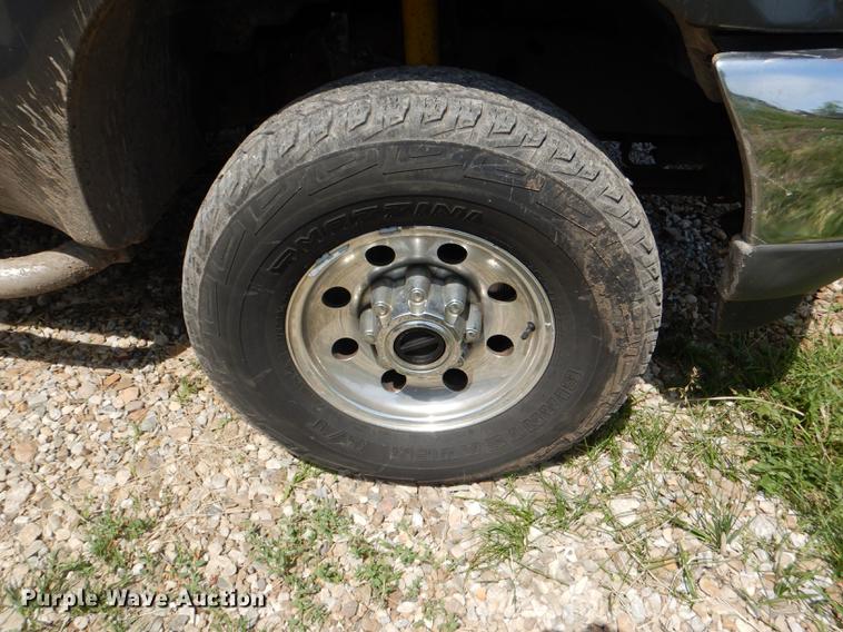 image for item DG1115 2003 Ford F250 Super Duty XLT Crew Cab pickup truck