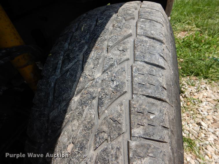 image for item DG1115 2003 Ford F250 Super Duty XLT Crew Cab pickup truck