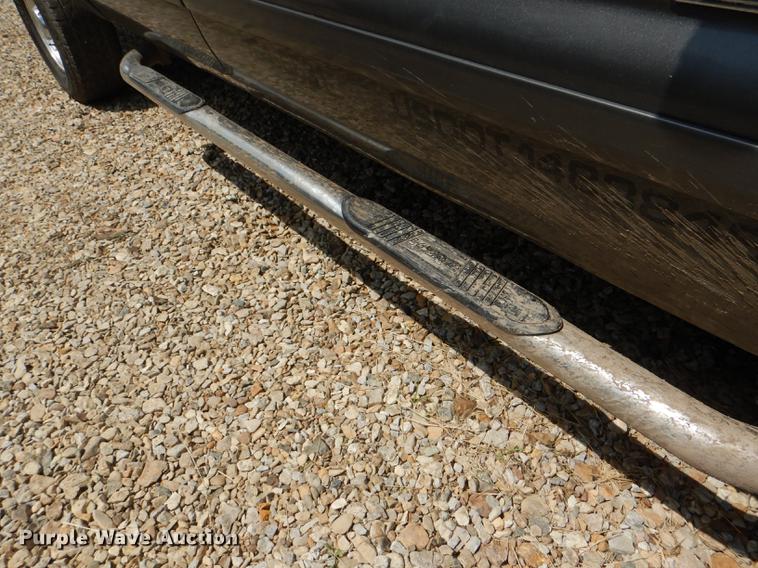 image for item DG1115 2003 Ford F250 Super Duty XLT Crew Cab pickup truck