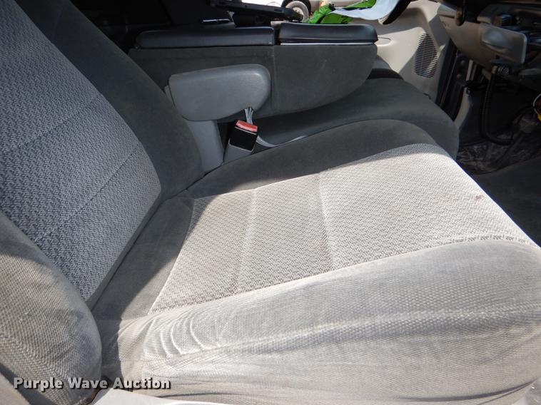 image for item DG1115 2003 Ford F250 Super Duty XLT Crew Cab pickup truck