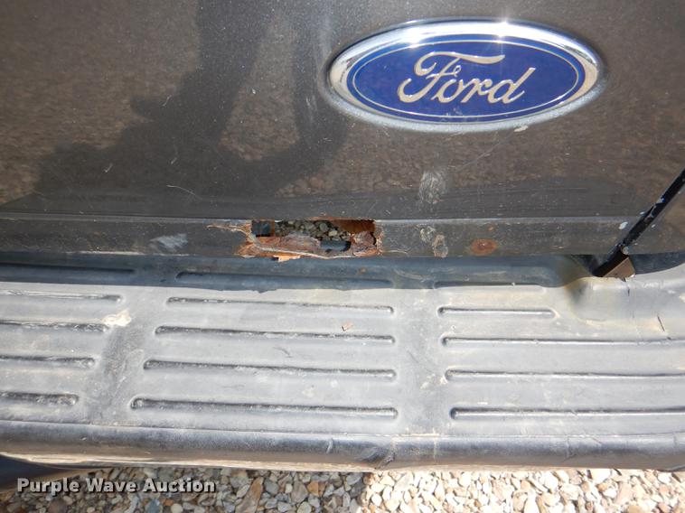 image for item DG1115 2003 Ford F250 Super Duty XLT Crew Cab pickup truck