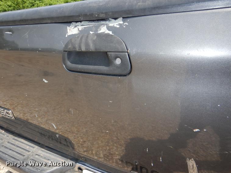 image for item DG1115 2003 Ford F250 Super Duty XLT Crew Cab pickup truck