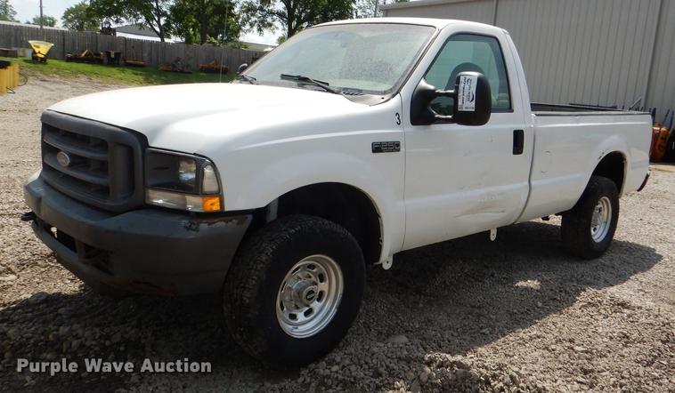 image for item DG1116 2004 Ford F250 Super Duty XL pickup truck