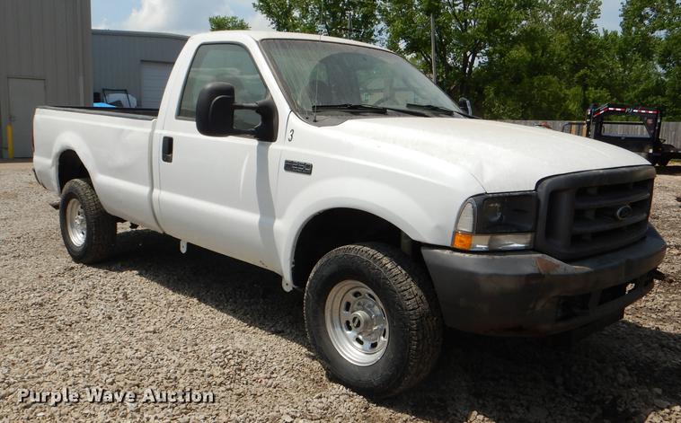 image for item DG1116 2004 Ford F250 Super Duty XL pickup truck