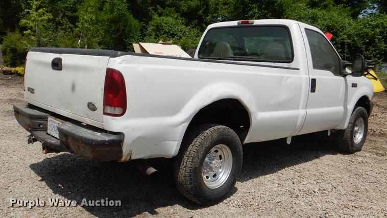 image for item DG1116 2004 Ford F250 Super Duty XL pickup truck