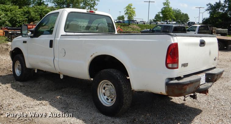 image for item DG1116 2004 Ford F250 Super Duty XL pickup truck