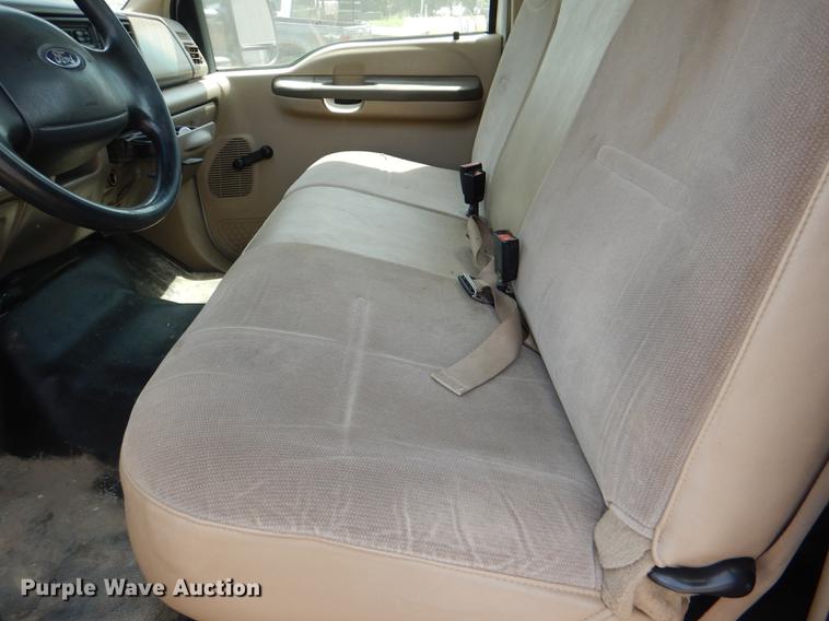 image for item DG1116 2004 Ford F250 Super Duty XL pickup truck