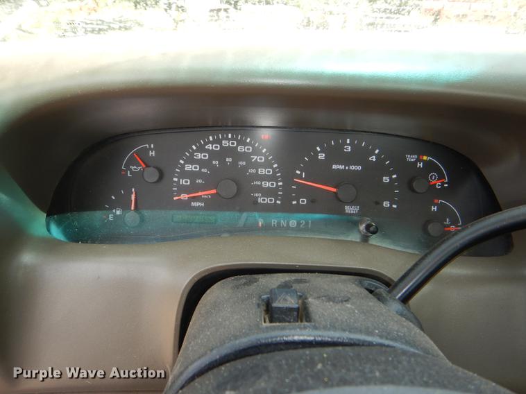 image for item DG1116 2004 Ford F250 Super Duty XL pickup truck