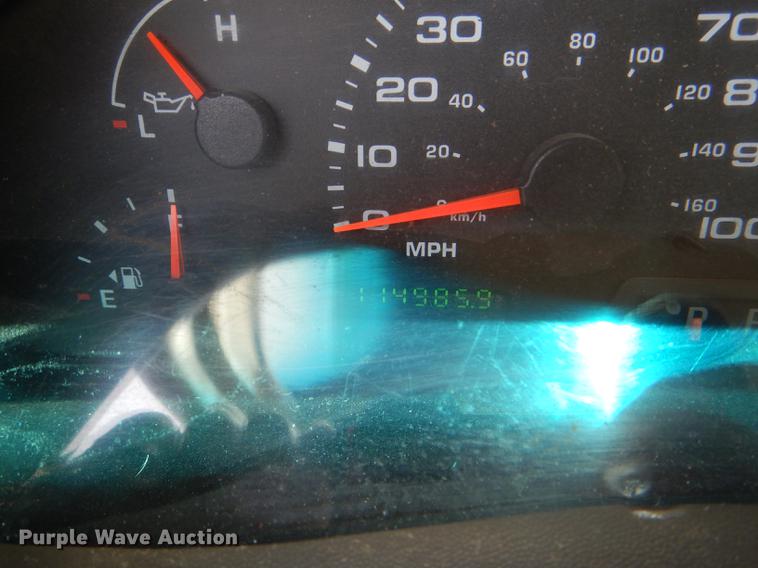 image for item DG1116 2004 Ford F250 Super Duty XL pickup truck