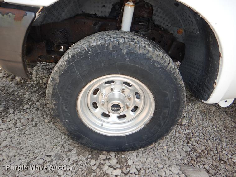 image for item DG1116 2004 Ford F250 Super Duty XL pickup truck