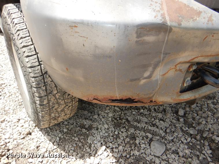 image for item DG1116 2004 Ford F250 Super Duty XL pickup truck