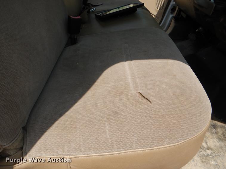 image for item DG1116 2004 Ford F250 Super Duty XL pickup truck