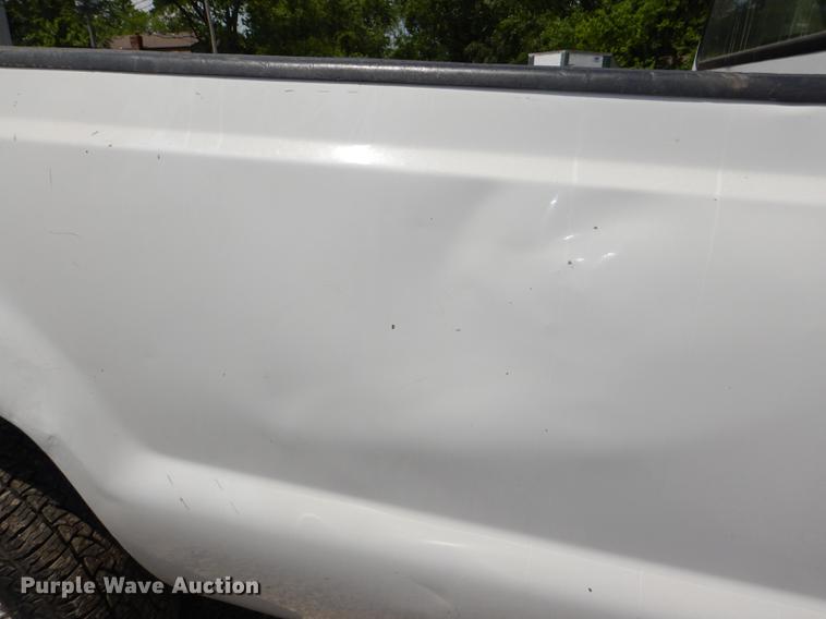 image for item DG1116 2004 Ford F250 Super Duty XL pickup truck