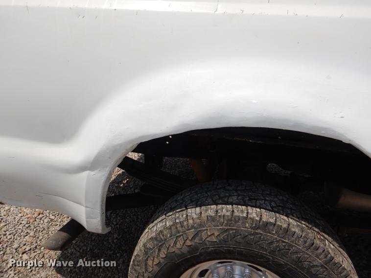 image for item DG1116 2004 Ford F250 Super Duty XL pickup truck