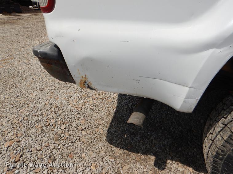 image for item DG1116 2004 Ford F250 Super Duty XL pickup truck