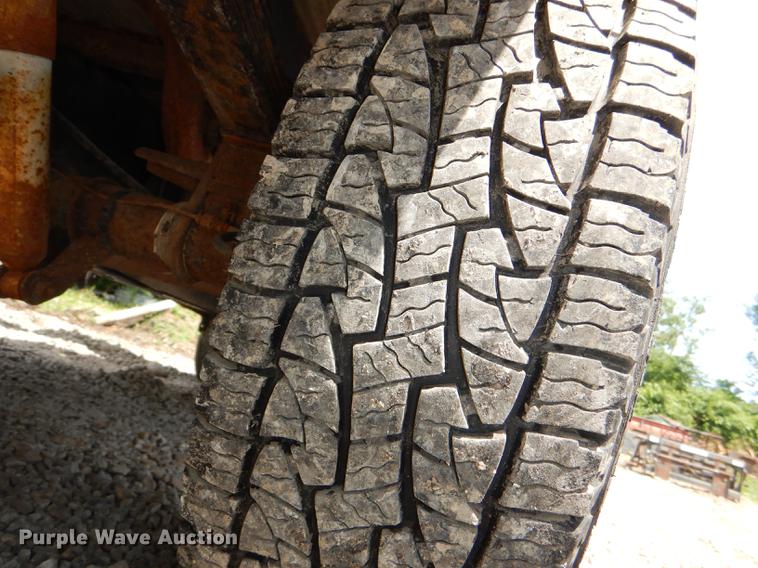 image for item DG1116 2004 Ford F250 Super Duty XL pickup truck