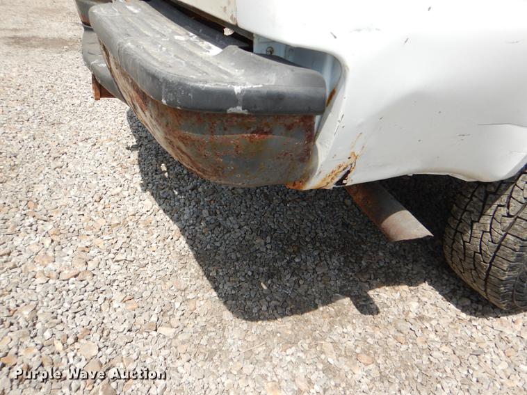 image for item DG1116 2004 Ford F250 Super Duty XL pickup truck