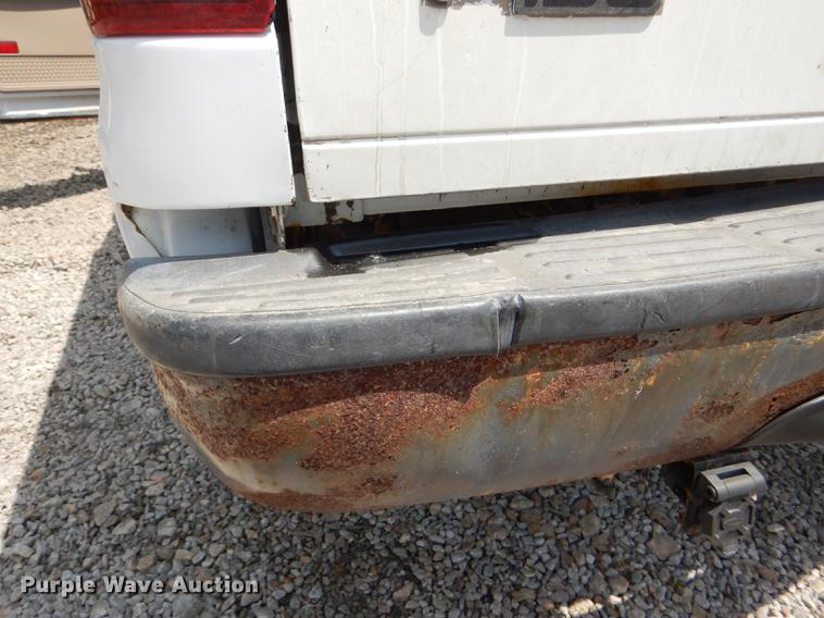 image for item DG1116 2004 Ford F250 Super Duty XL pickup truck