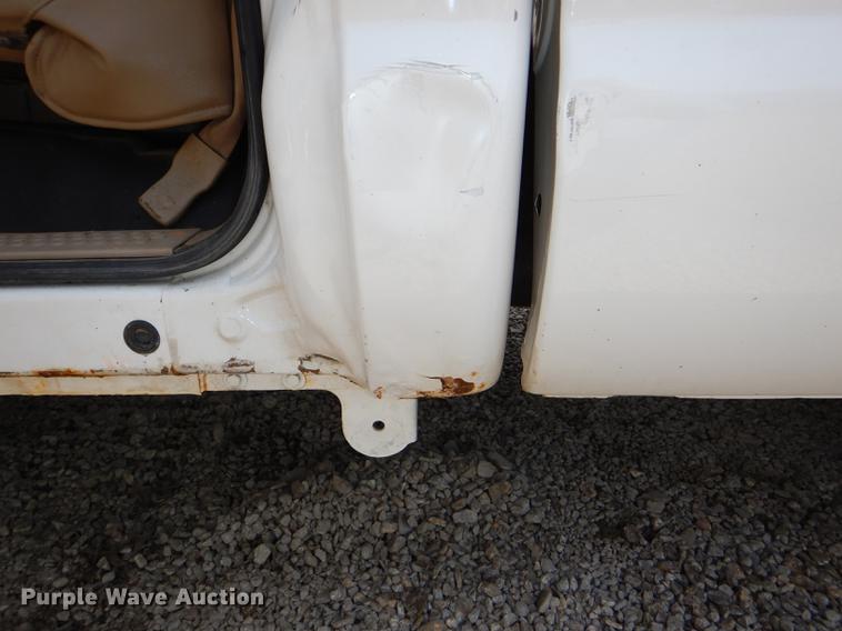 image for item DG1116 2004 Ford F250 Super Duty XL pickup truck